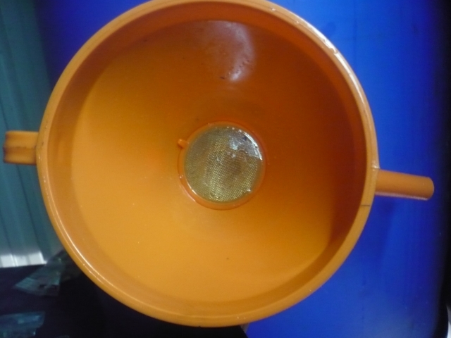 Entonnoir plastique orange coudé NORAUTO - Norauto