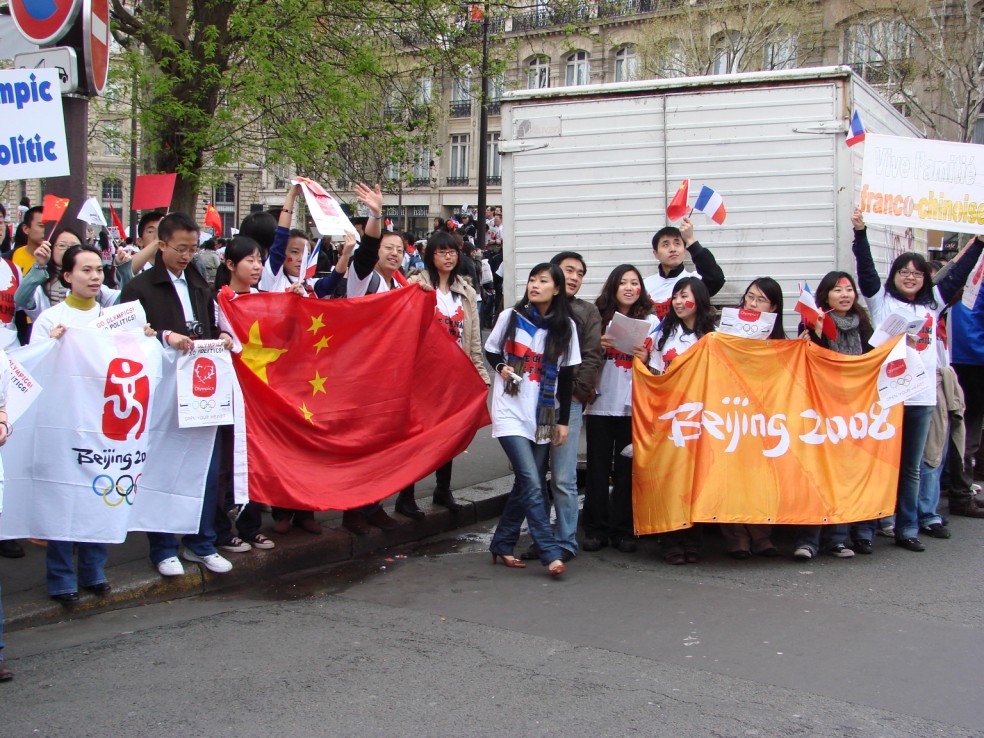 Les Chinois envisagent un boycott des produits français... - Page 2 080419100224142181968847