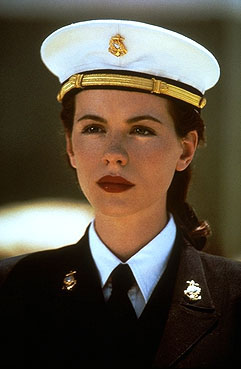 Kate BECKINSALE dans Pearl Harbor.ph4