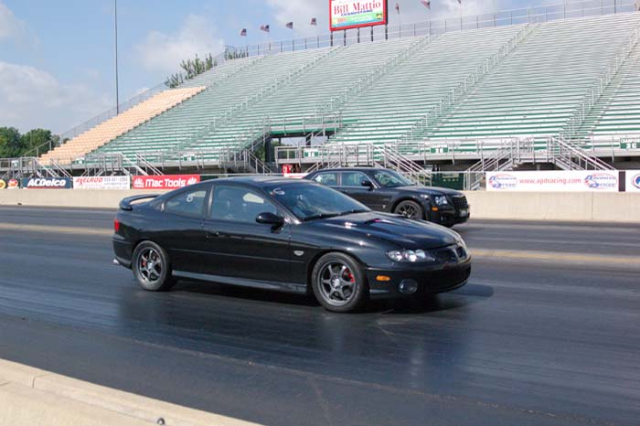 10018-2004-Pontiac-GTO