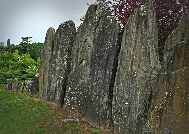 menhir_lutry
