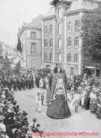 Mademoiselle VICTOIRE ANCIENNE 12