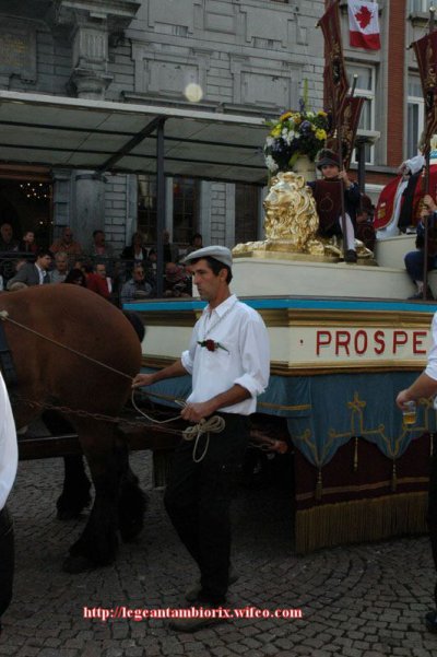 Le-char-des-Neuf-Provinces-2006-3