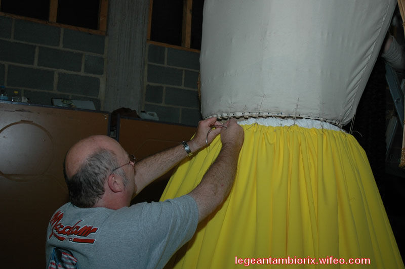 LES PREPARATIFS DES GEANTS 16