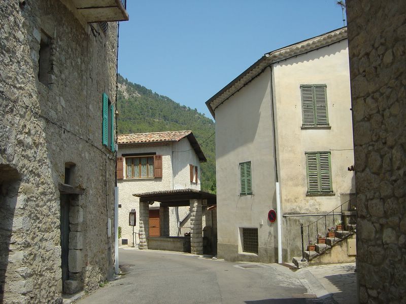 Le village de Roquestéron 080916104342273942504212