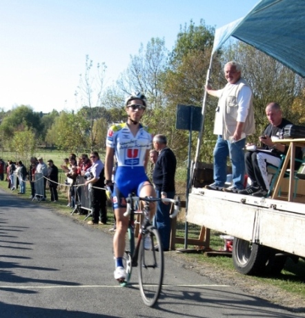 Succs sportif et populaire pour le cyclo-cross de Saumur 081020094154413832640198