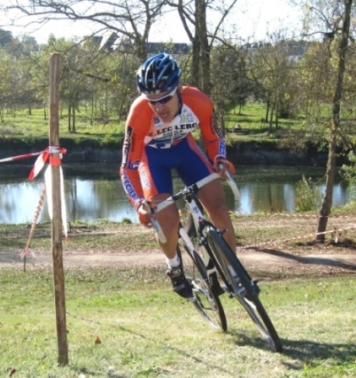 Succs sportif et populaire pour le cyclo-cross de Saumur 081020094313413832640201