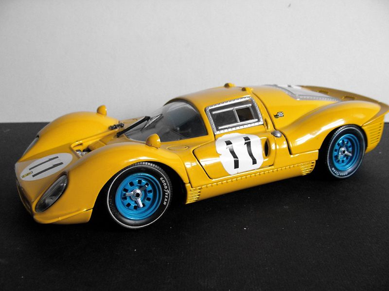 Ferrari 330 P4 Sabena N°33 – Universal Hobbies 1/18 – Jaune – Sans Boîte