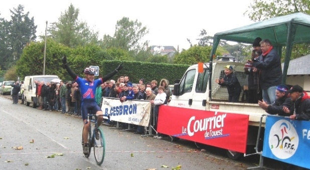Cyclo-cross de Sainte-Gemmes : Victoire de Pierre Fuseau 081102094320413832696380