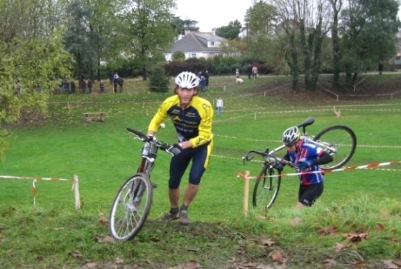 Cyclo-cross de Sainte-Gemmes : Victoire de Pierre Fuseau 081102094437413832696383