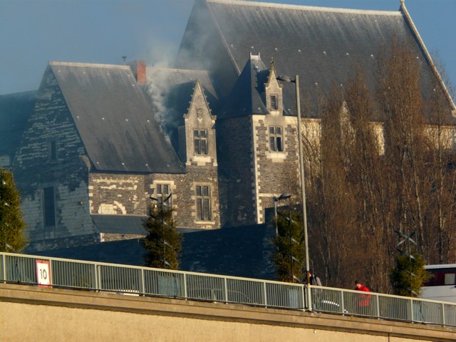 "INCENDI" au château d'Angers - 090111012527507222980865