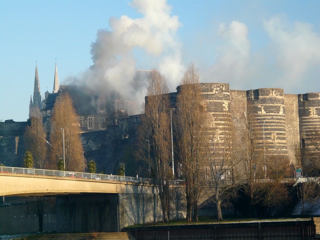 "INCENDI" au château d'Angers - 090111012611507222980866