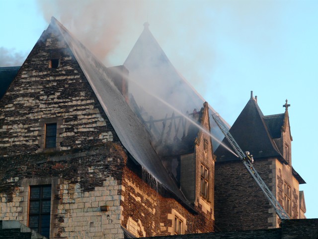 "INCENDI" au château d'Angers - 090111012835507222980876