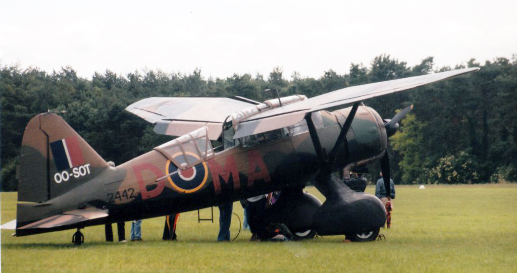 Matériels aéronautiques de la Seconde Guerre mondiale - Page 6 090213120312540383145726