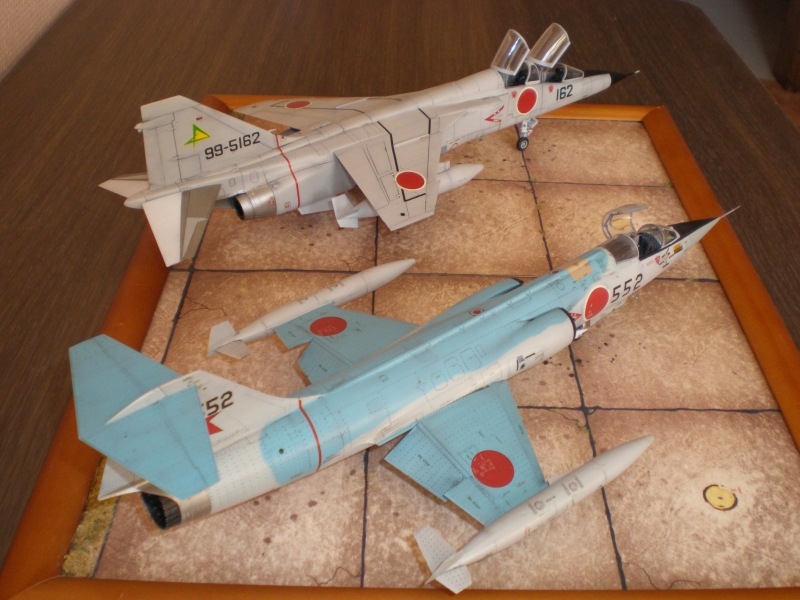 Saké Nippons... (F-104 + T-2) GRANDES photos... Enfin... 090314085238585293314480