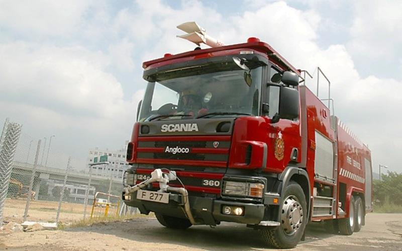 Quelques véhicules de pompiers ( divers pays ) 090325051025537573369995