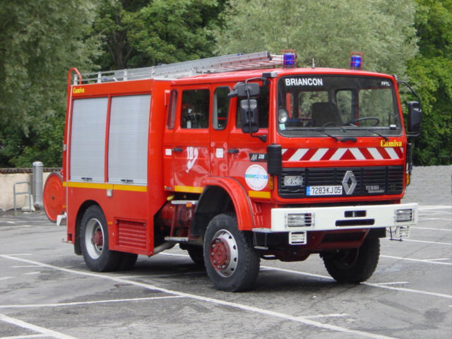 Quelques véhicules de pompiers ( divers pays ) 090325051109537573370004