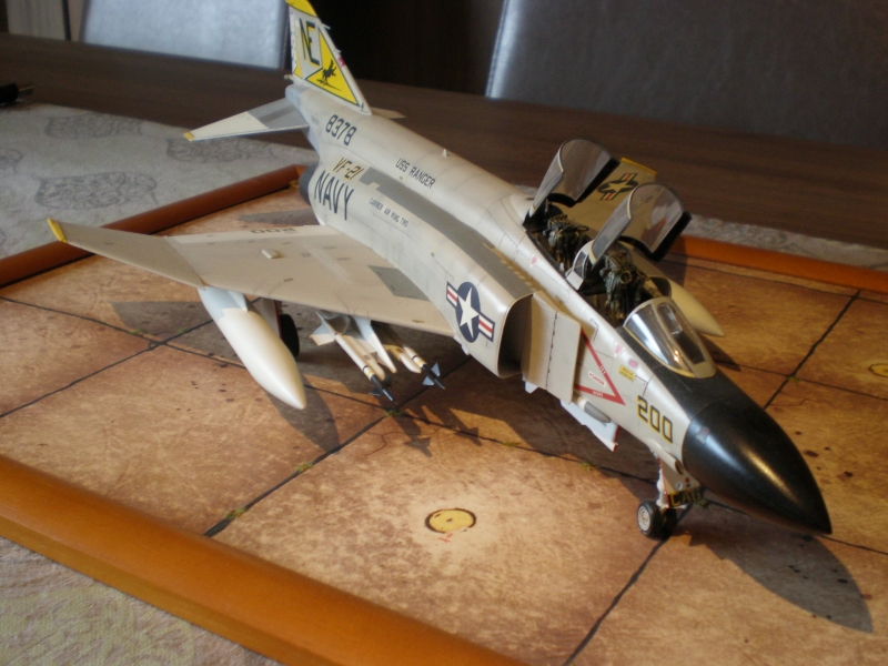 F-4J "Phantom" et A-4C "Skyhawk". 090405112140585293428965