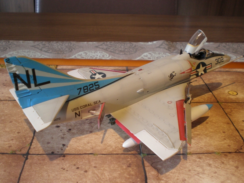 F-4J "Phantom" et A-4C "Skyhawk". 090405112535585293428988