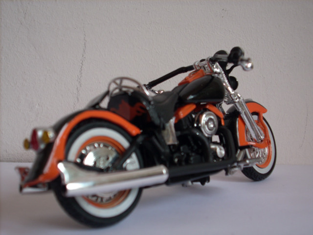 harley davidson - moto 1/18 Harley springer custom 090413014513639223471713