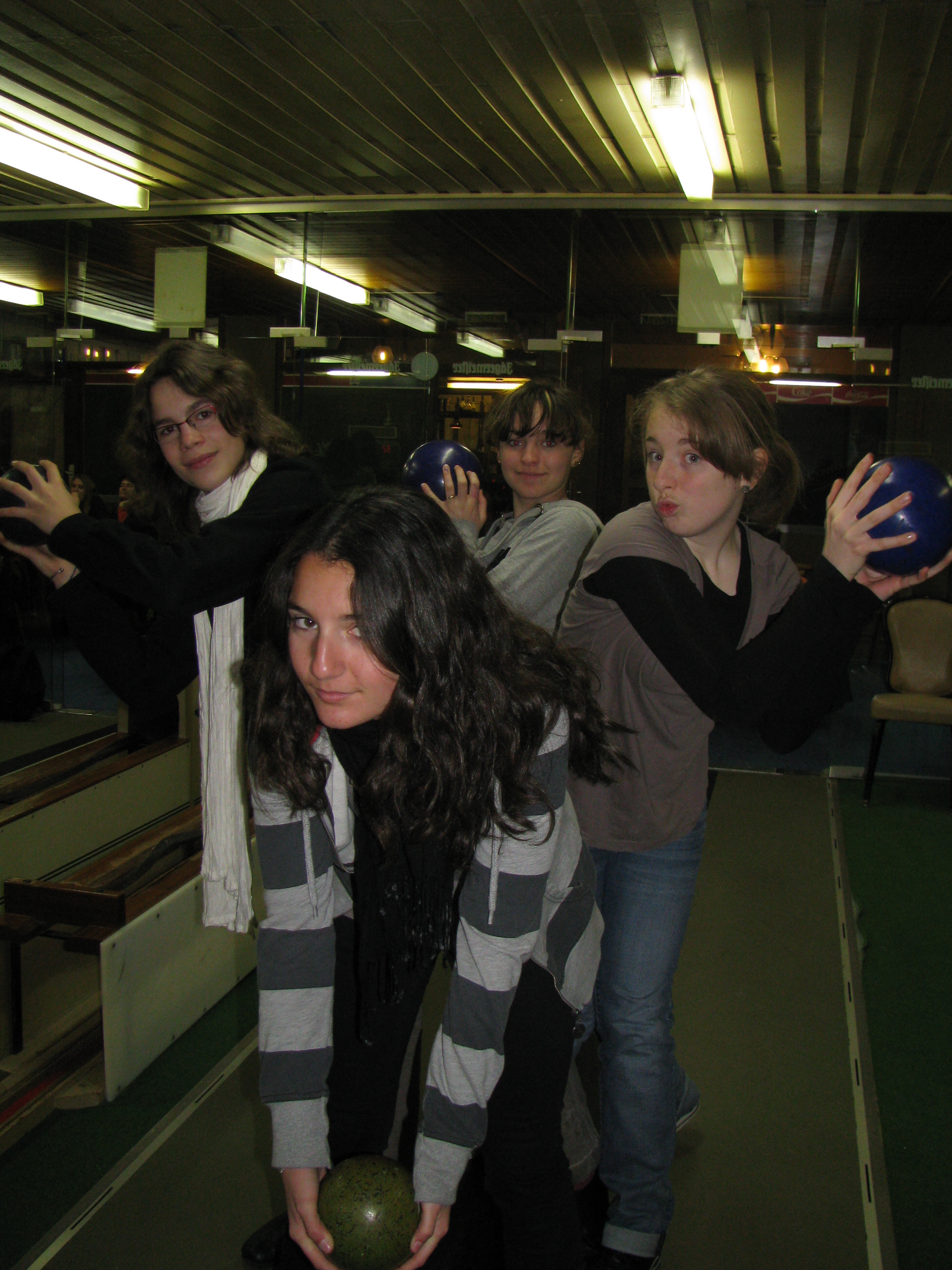 Bowling girls