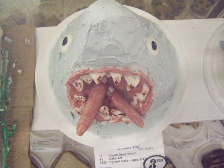 weird_and_creepy_cakes_22