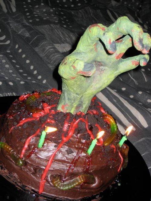 weird_and_creepy_cakes_31