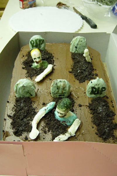 weird_and_creepy_cakes_32