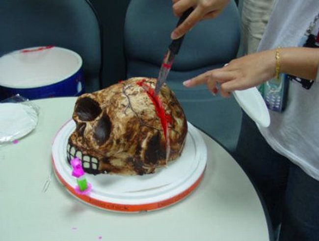 weird_and_creepy_cakes_05