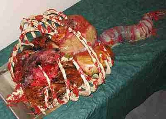 weird_and_creepy_cakes_08
