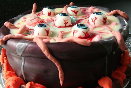 weird_and_creepy_cakes_36