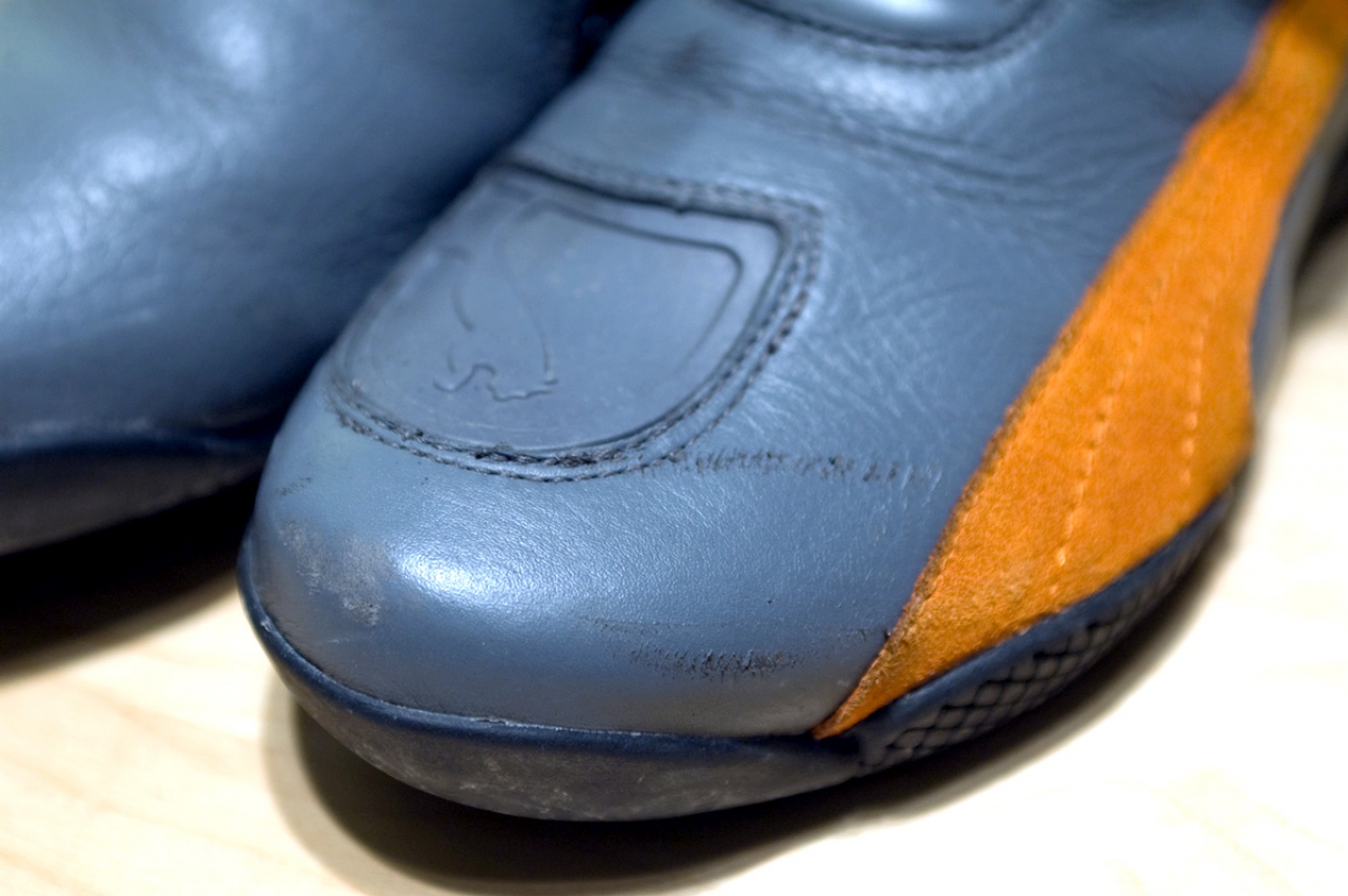 bottes grises-avec-d&Atilde;&copy;faut 1