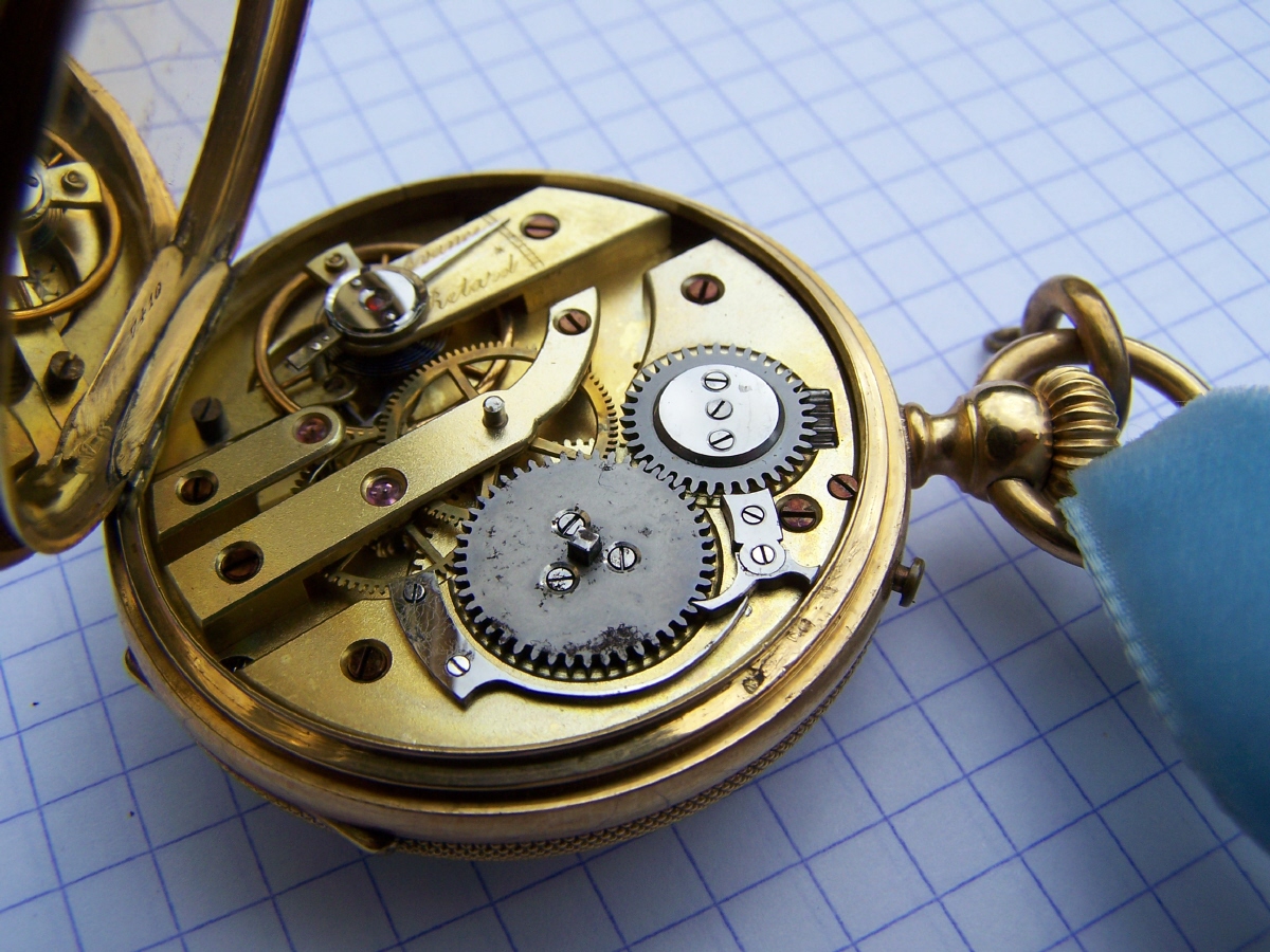 Identification veille montre de famille 090504103930486943601292