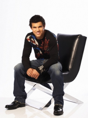 Photoshoots de Taylor Lautner. 090507074107575183617861