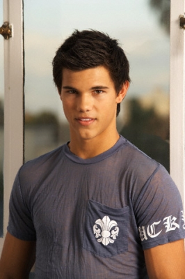 Photoshoots de Taylor Lautner. 090507074108575183617873