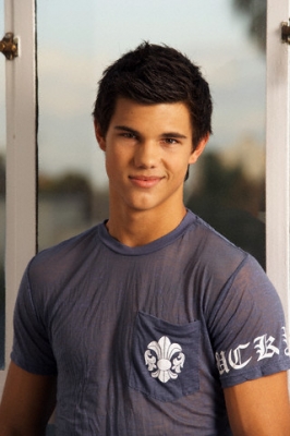 Photoshoots de Taylor Lautner. 090507074242575183617904