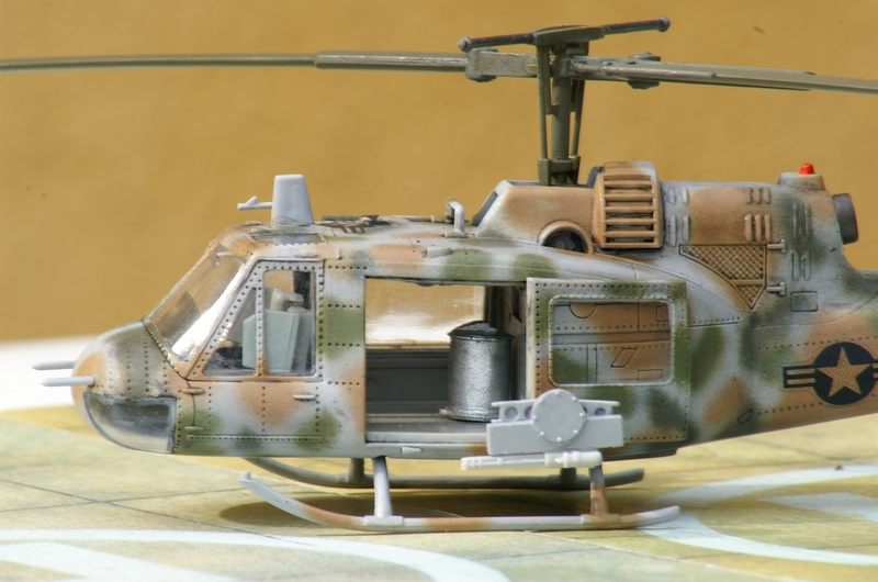 [Hobby Boss] UH 1C Huey 1/72