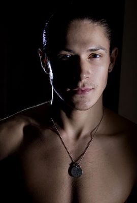 Photoshoots d'Alex Meraz 090522093525575183712822