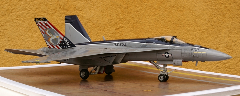 [Revell] Boeing F/A-18 E Super Hornet 1/72 090526010319657403736186