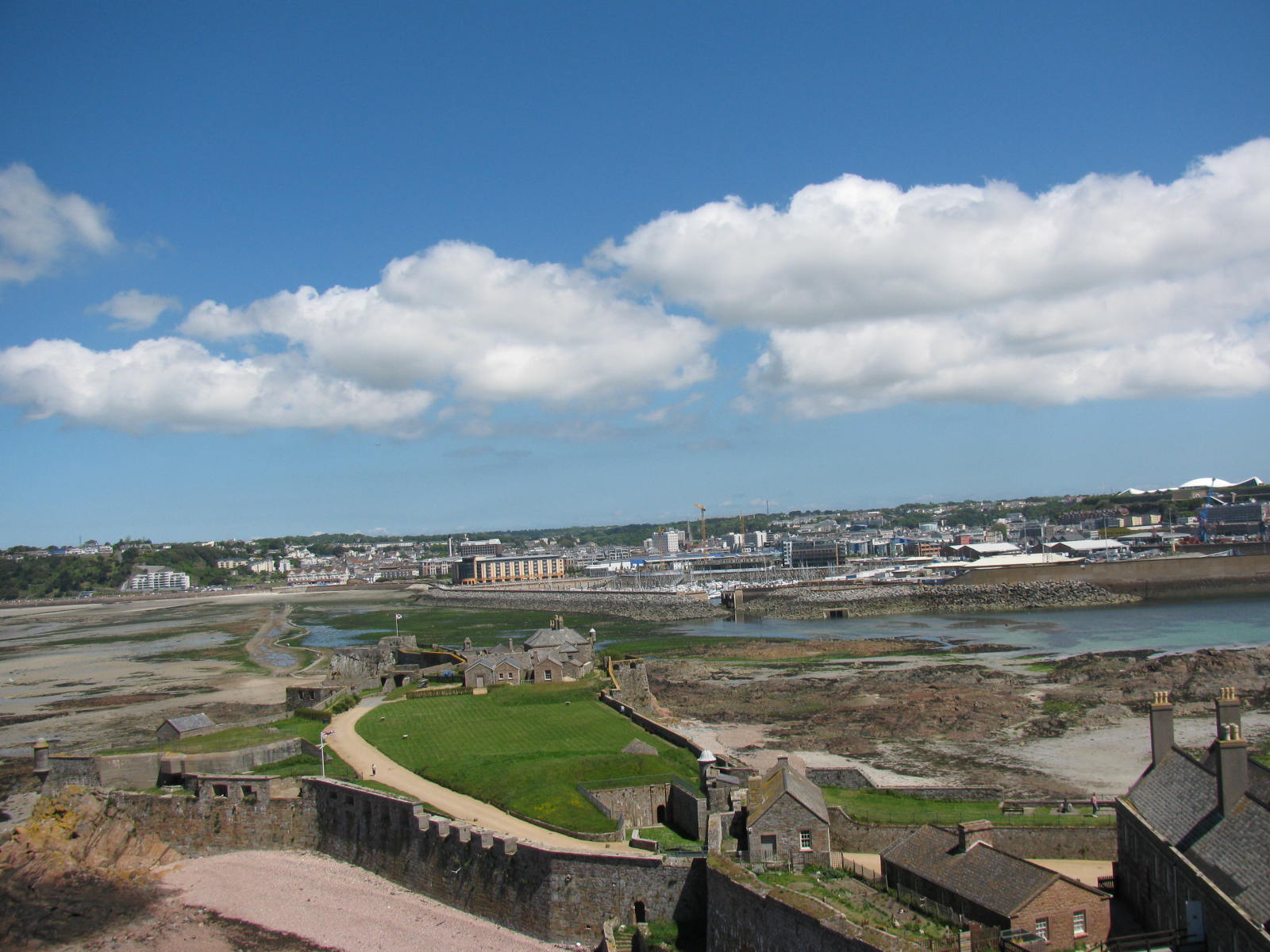 Saint Helier vue de Elisabeth Castel