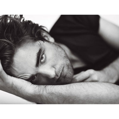 Photoshoots de Robert Pattinson 090530095226575183772993