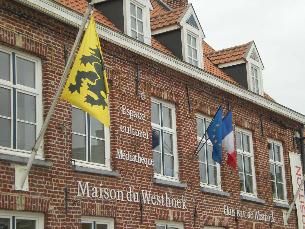 Het Nederlands en het Frans-Vlaams in onze publieke gebouwen. - Pagina 2 090605102251440053811138