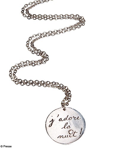 Un collier Agn&Atilde;&uml;s.B 55&acirc;�&not;