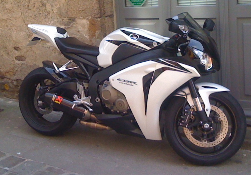 cbr 1000 rr modèle 2008 achetée mars 2009 090615125220607553874155