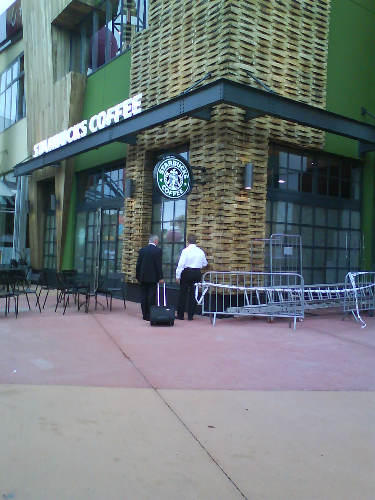 Starbucks Coffee [Disney Village - 2009] - Page 18 090618043536725083897915