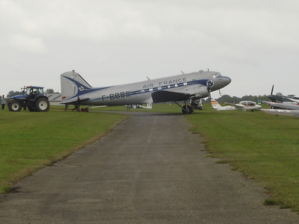 DC-3 / C-47 - Page 2 090623082719724033942527