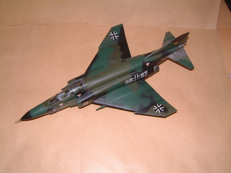 [Esci] 1/72 - McDonnell-Douglas RF-4E Phantom II 090704045417588624007051