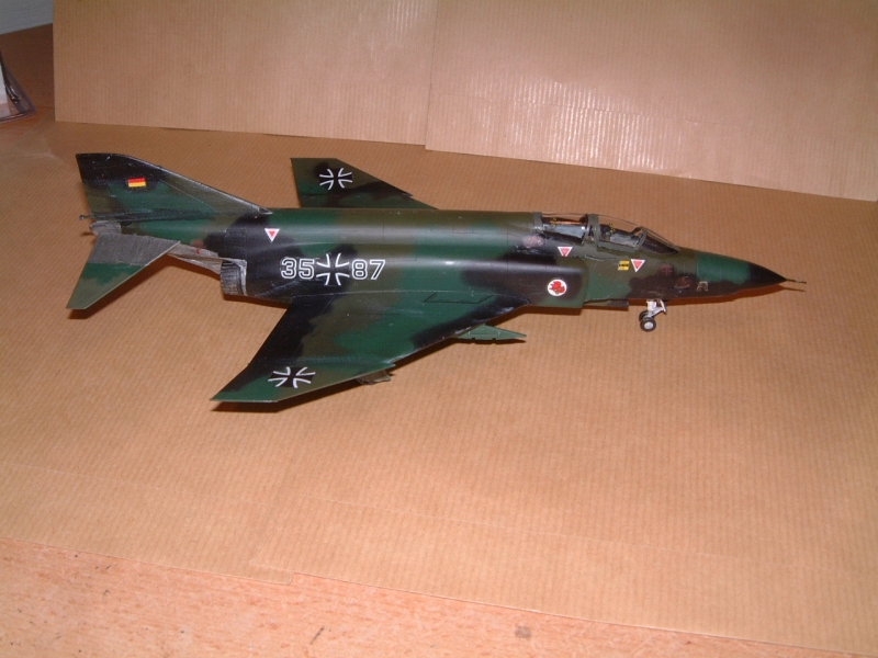 [Esci] 1/72 - McDonnell-Douglas RF-4E Phantom II 090704045421588624007053